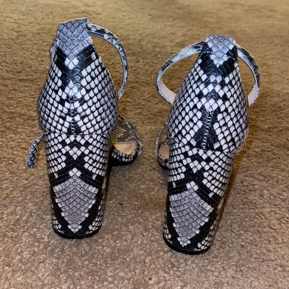 STEVE MADDEN Carrson Ankle-Strap Heels - Picture 4 of 6